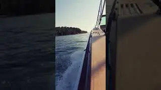 1984 scorpion 210 ski jack. 350 mercruiser cruising the st lawrence river