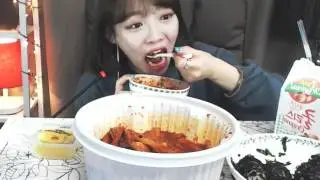 엽기떡볶이,주먹김밥 [Shoogi's Eating Show] mukbang