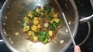 Making chilli paneer 