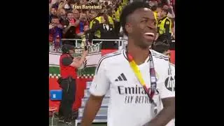 Vinicius reaction when being mocked by Barcelona fans😅 #shorts #vinicius