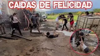 Así disfrutamos el agua del nuevo pozo😂mira como las chicas sufren algunas caídas.