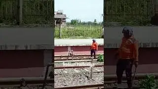 Backbone of Indian 🇮🇳 Railway 🥺#shorts #hardwork #bhartiya_rail #indiarailway