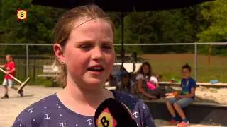 Eerste schooldag voor kinderen AZC in Budel-Dorplein