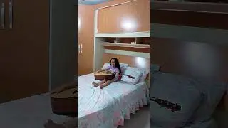 Ayla cantando um louvor #louvor
