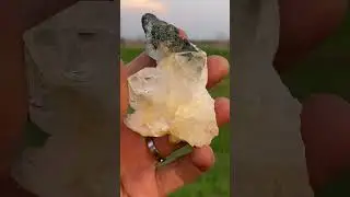 Eccentric structure in Elestial Quartz. #dailyshorts #quartz #healing #asmr #usa #uk #oslo #spain