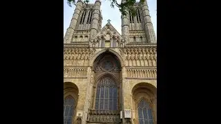 Great Tom chiming 12 noon in Lincoln Cathedral - 7 May 2016