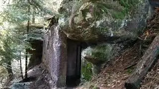 Un magnifique blockhaus sous roche ⛏