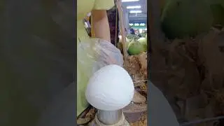 Coconut - knife skills #satisfying