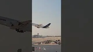 Laz Airport Luthgansa A380 #airbusa380 #nature #LAX #airport #fly #shorts # #flydaily #happyflying