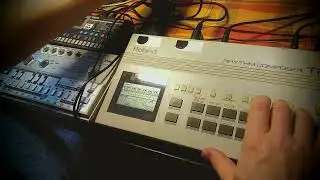 ♫ claves acid (TB-303 bass line and TR-626 drum machine)