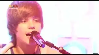 Justin Bieber singing 