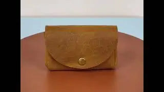 Minimalistic leather wallet for women and men. Unisex design. Made in Germany. Ocragelb Slim Pouch