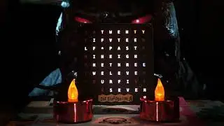 GurgleApps Word Clock - seasonal Halloween background test II