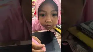 Belajar Menulis Kata &ldquo;Kanguru&rdquo; di Tablet