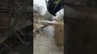 Mit Fahrt in Schwebebahn Linie 60