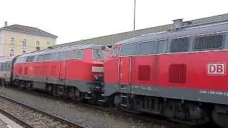 Motorstart der 218 476 (Motor: TB 11 Neubau) vor IC 119 in Friedrichshafen Stadt