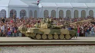 Confident of victory over Ukraine, Russia exhibits Western war trophies