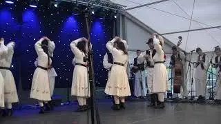 Varaždinski Folklorni Ansambl , Varaždin  :  Igrajte na mužikaši   (Hr.Zagorje )