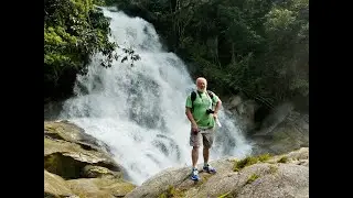 Malajzia - Turistika na vodop&aacute;d v džungli