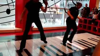 FAO Schwarz Big Piano - Toccata und Fugue in D Minor
