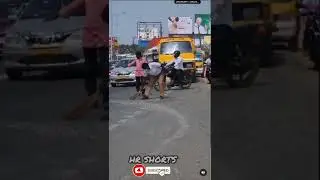 police 👍man cleaning road,🤝#humanity#shorts