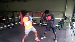 6foot4 172lbs Vs 6foot 217lbs Full round hoodrichgold sparring session