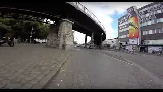 1 Minute Walk. Berlin.