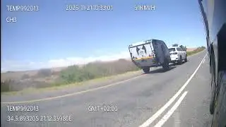 Bakkie clips truck and taxi on N2, flees the scene