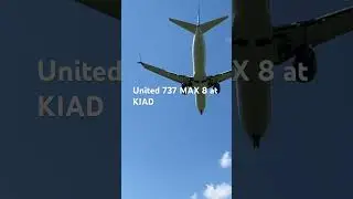 United 737MAX8 at KIAD