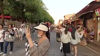 在泉州市鲤城区西街光光亮亮散散步