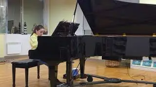 Comptine d'un autre &eacute;t&eacute; - jou&eacute; au piano par Emma Foley