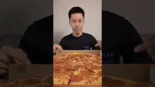 Little Caesar&rsquo;s is so slept on fr😋 #mukbang #asmr #littlecaesarspizza #foodasmr #pizza #eatwithme