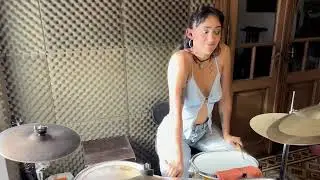Money, Money, Money - Mamma Mia! (Drum Cover) por Lu Tagliafico