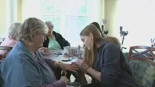 'Glamour Gals' club pampers Maine nursing home residents