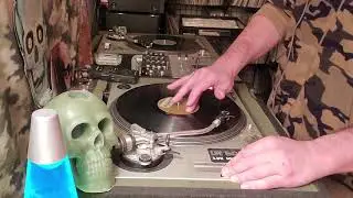 DrGiggles - Krutoid Live DJ Vinyl Mix abstract instrumental hip trip hop ambient dub set scratching