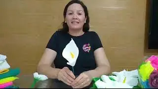Flor copo de leite feito de espuma.