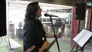 Kiss This Thing Goodbye by Del Amitri. Live solo acoustic cover by Acoustic Mojo.
