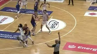 Justin Gray dobija z g&oacute;ry! #EnergaBasketLiga #PLKPL