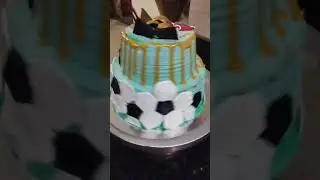 My son birthday cake ,ek din pahle icing karne se cake me cracks aa jaate hai pata nahi kyu.