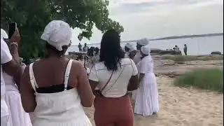 ABEIMAHANÍ: Cantos Ancestrales y danza de mujeres tomadas de la mano simbolizando hermandad