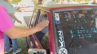 Camioneta Datsun con 6 subwoofers 12 pulgadas sbm de 1200 watts rms con amplificador orion hcca