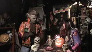 HFHF20_Halloween Special. Slash Cooper and Foxi Roxi of Graveyard Tales.