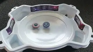 Galaxy Pegasus W105R2F VS Meteo L Drago LW105LF (Battle in Beyblade Burst Pro Series Stadium)