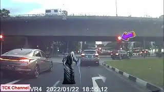UNLUCKY CAR (SKD7303D) CAUGHT BY RED LIGHT CAMERA
