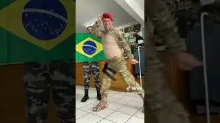 (*TIN* *TIN* *TAN*)#tictok #militar#bailando#brasile&ntilde;o#xd#humor