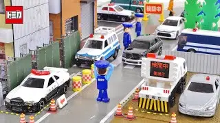 いろんなパトカー揃ってる！検問中！ トミカ トミカギフト ポリスカーコレクション   ／ New Tomica in this month