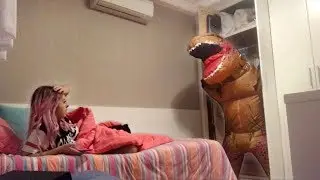 SAÍ DO ARMÁRIO VESTIDO DE DINOSSAURO E MINHA IRMÃ PISTOLOU KKKKK