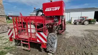 Asa-Lift PO-335A leek harvester with automatic box filling
