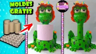 Porta rollo o soporte para colocar el papel higiénico en el baño de ranita con material reciclado