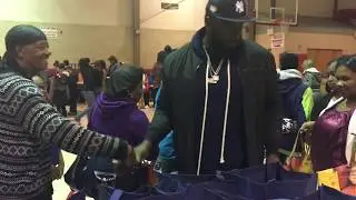 NY Jets player and Linden native Muhammad Wilkerson donates Thanksgiving dinners to families in need